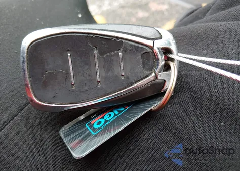 2019 Chevrolet Equinox Premier z USA, uszkodzony, nr VIN 2GNAXYEXXK6266583